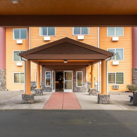 Palace Inn & Suites Lincoln City Bagian luar foto