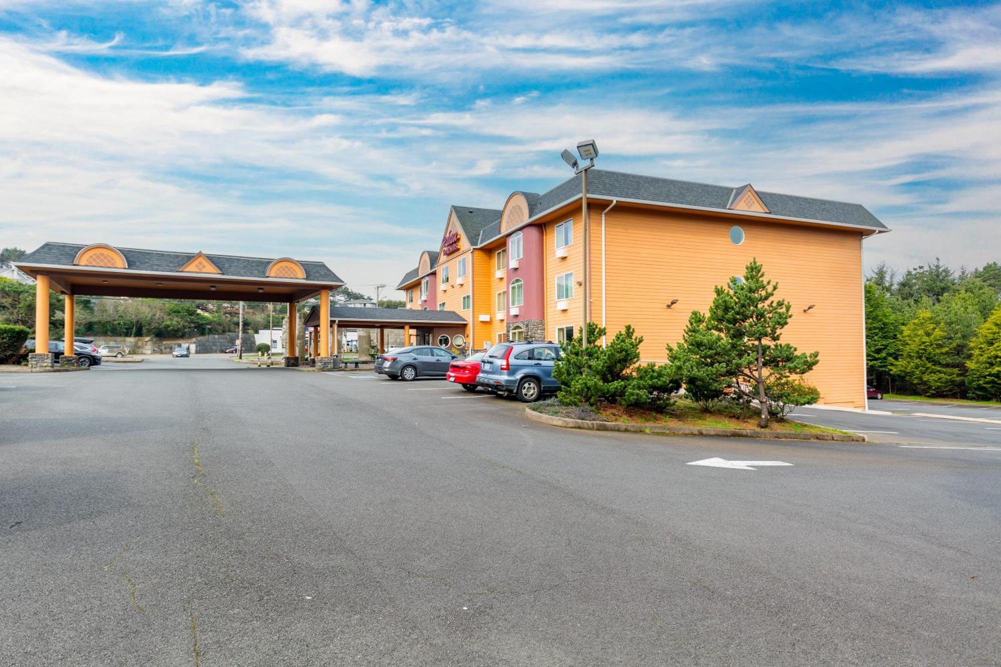Palace Inn & Suites Lincoln City Bagian luar foto