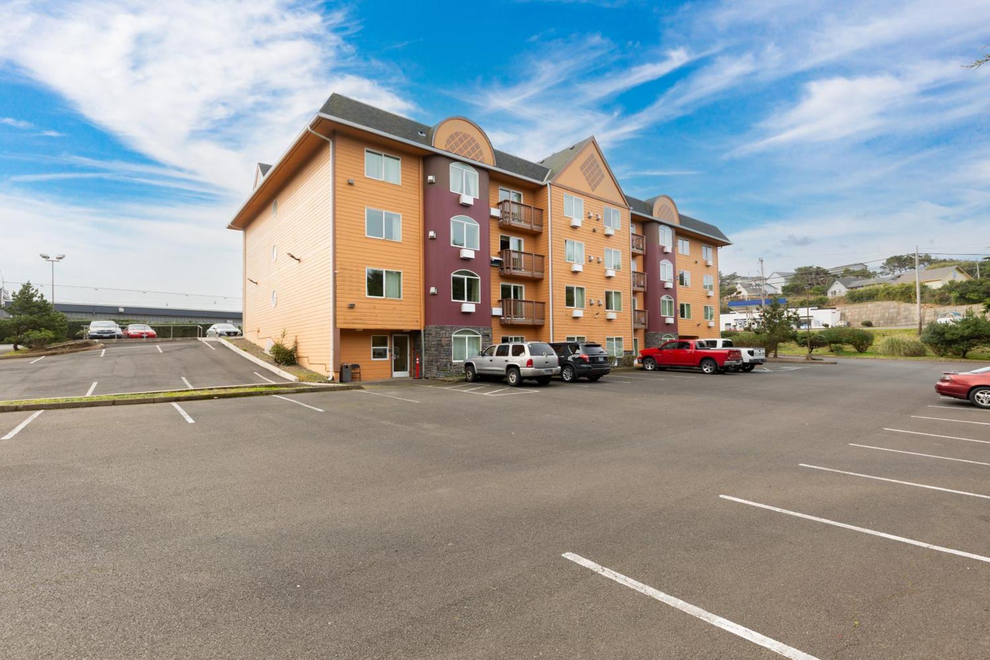 Palace Inn & Suites Lincoln City Bagian luar foto