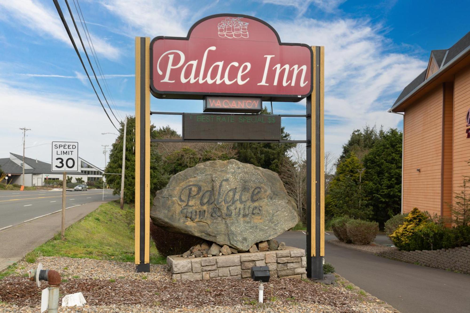 Palace Inn & Suites Lincoln City Bagian luar foto