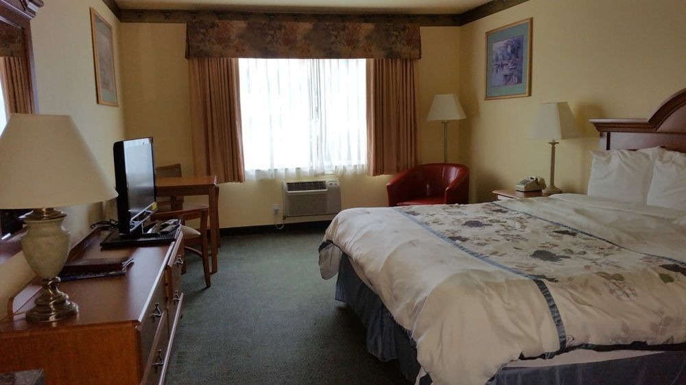 Palace Inn & Suites Lincoln City Bagian luar foto