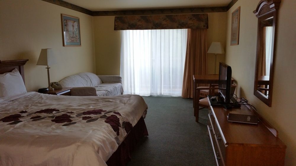 Palace Inn & Suites Lincoln City Bagian luar foto