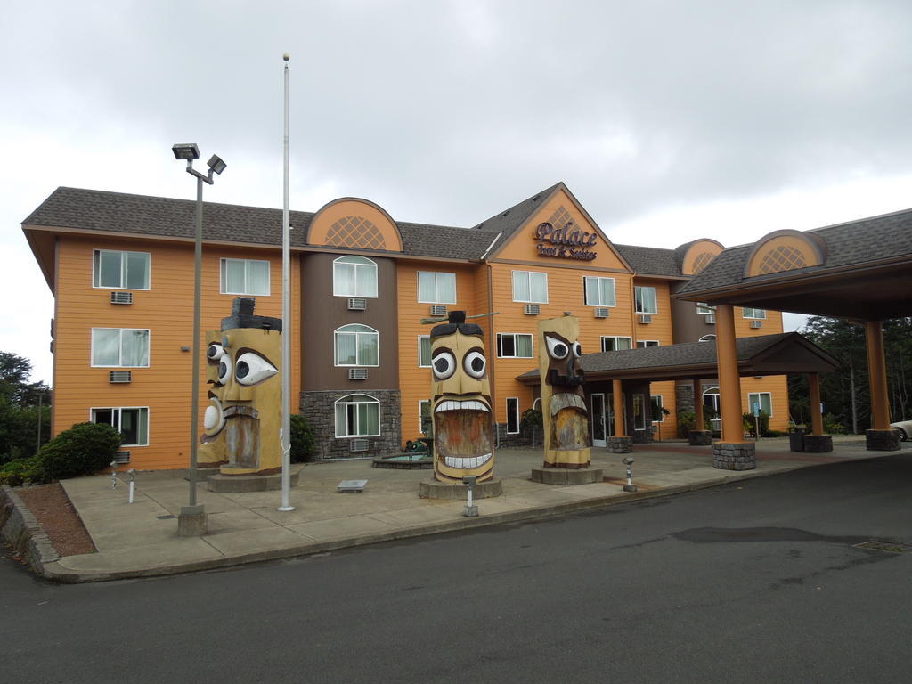 Palace Inn & Suites Lincoln City Bagian luar foto