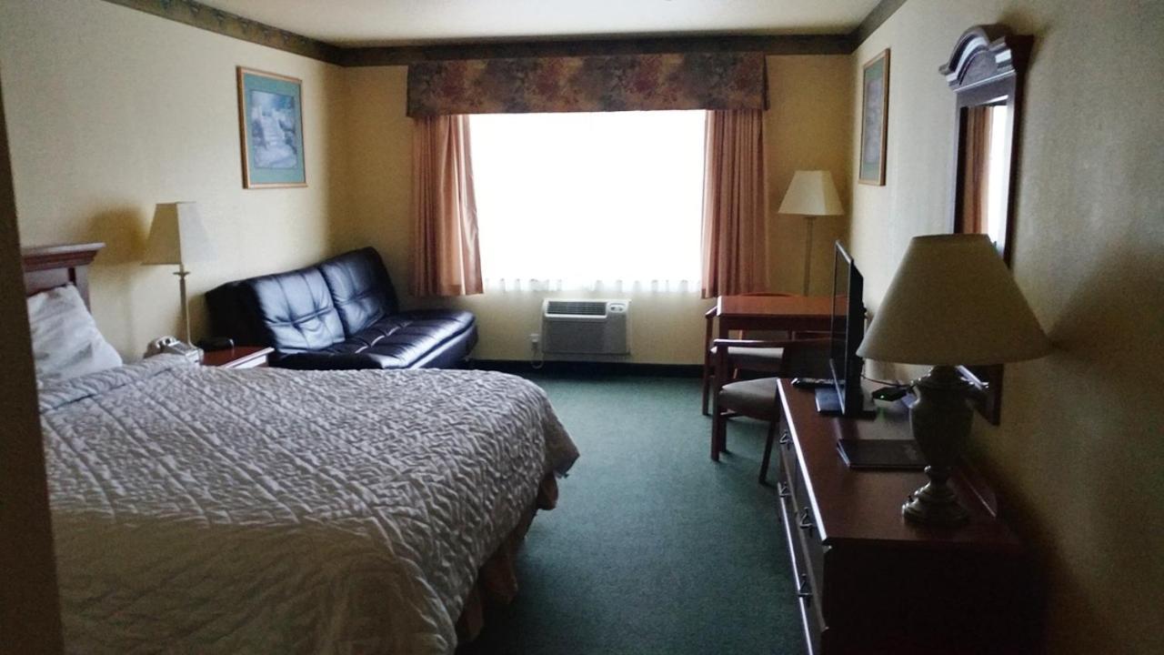 Palace Inn & Suites Lincoln City Bagian luar foto