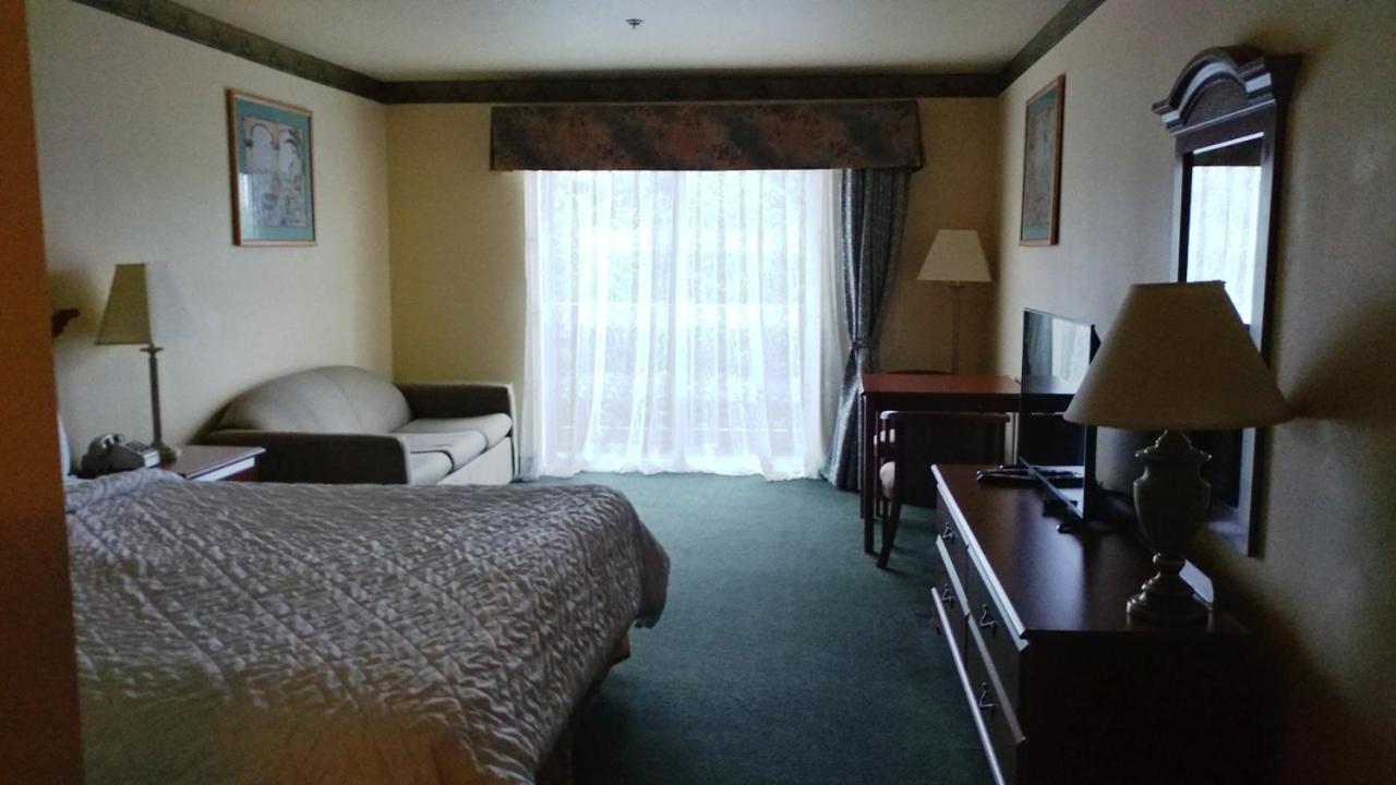 Palace Inn & Suites Lincoln City Bagian luar foto