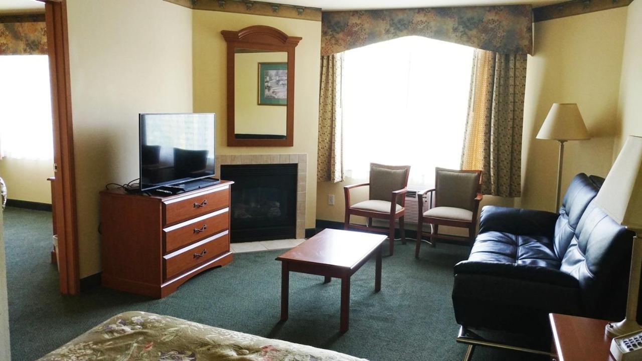 Palace Inn & Suites Lincoln City Bagian luar foto