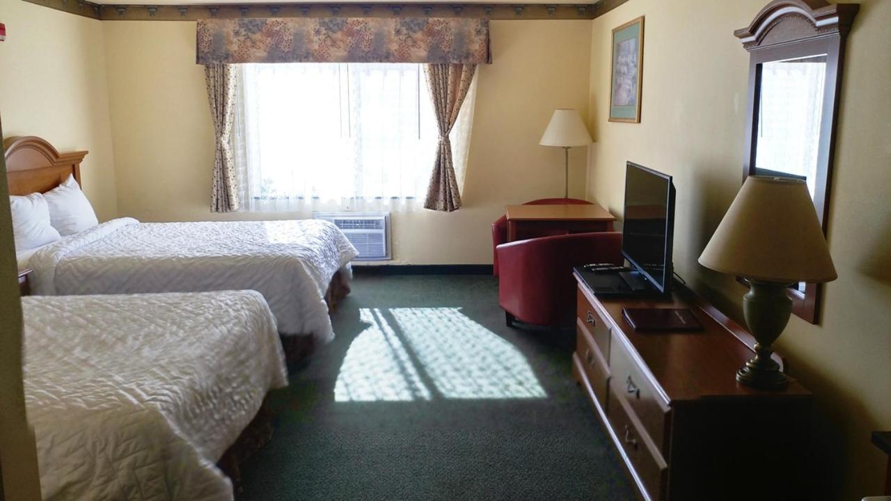 Palace Inn & Suites Lincoln City Bagian luar foto