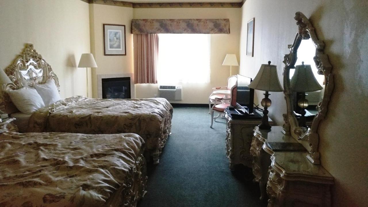 Palace Inn & Suites Lincoln City Bagian luar foto