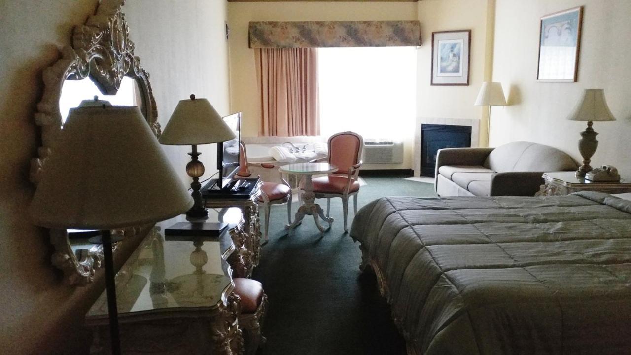 Palace Inn & Suites Lincoln City Bagian luar foto