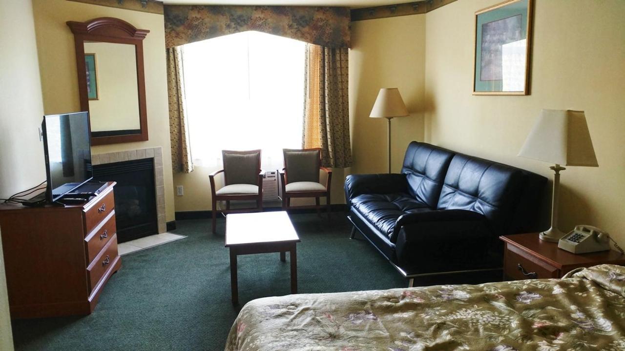Palace Inn & Suites Lincoln City Bagian luar foto